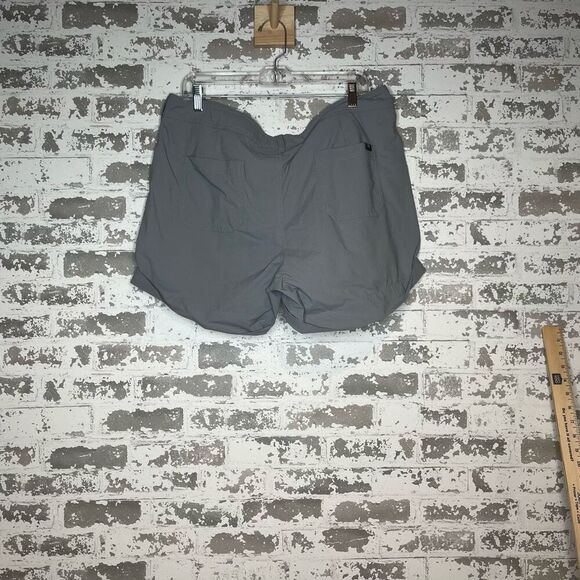 The north face | women gray shorts - Picture 9 of 11